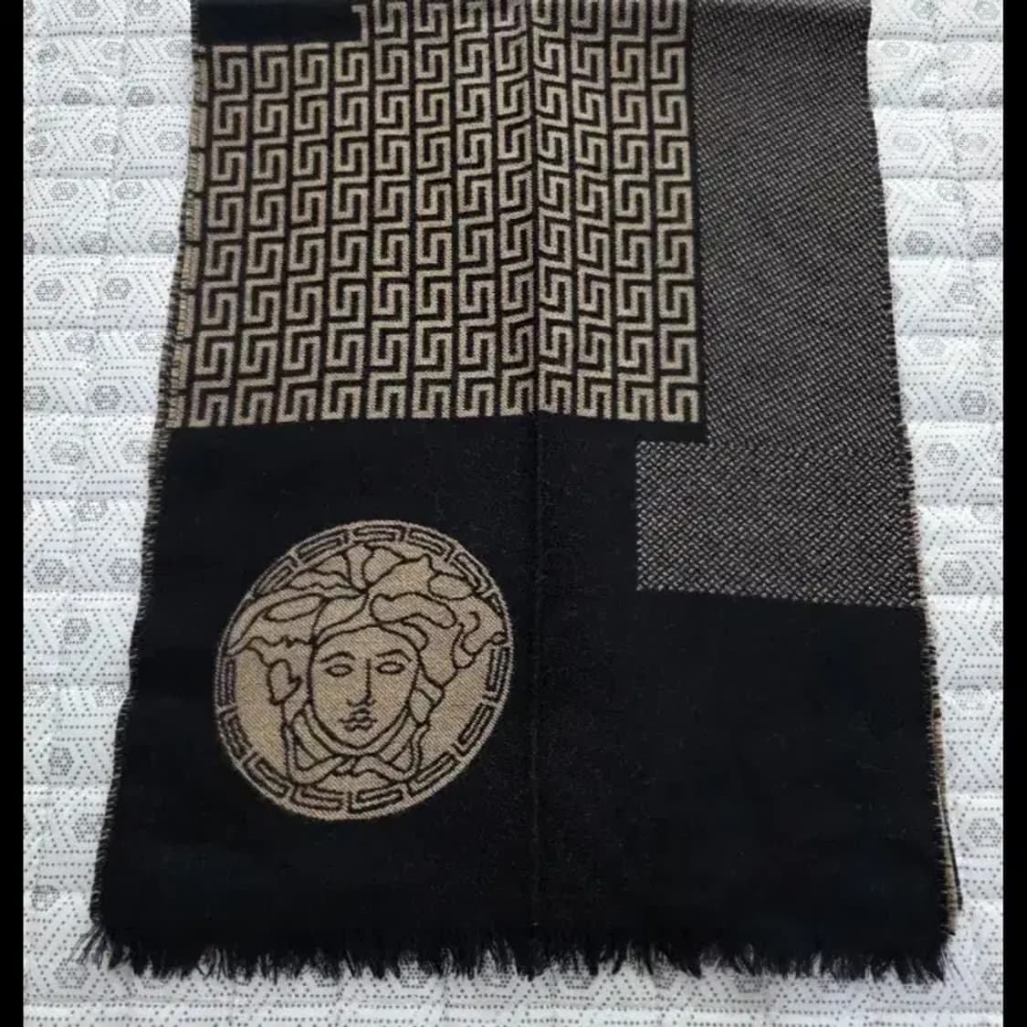 베르사체 메두사 올 머플러 상품이미지9