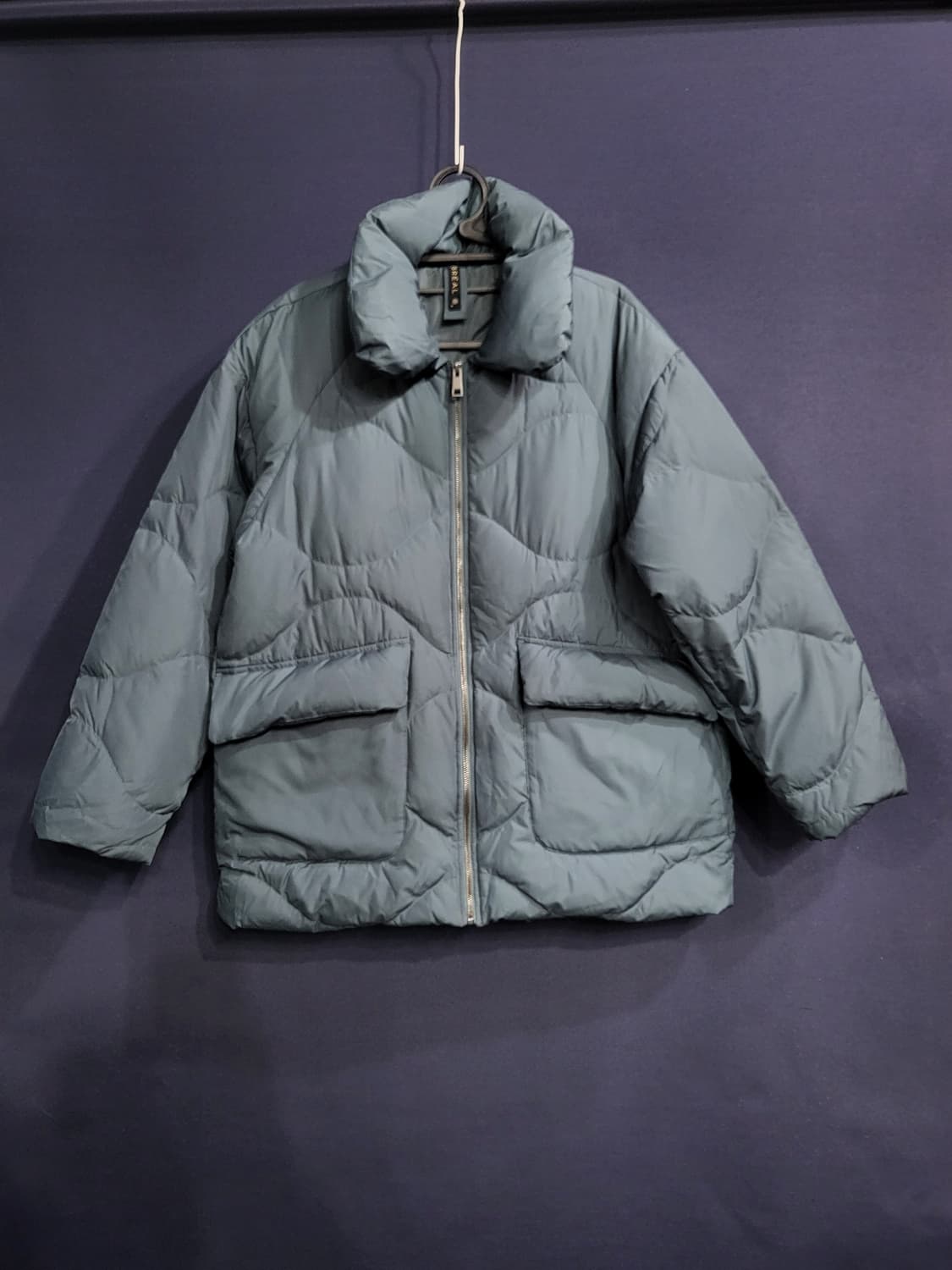 브리엘 덕다운 세미오버핏 패딩 상품이미지1