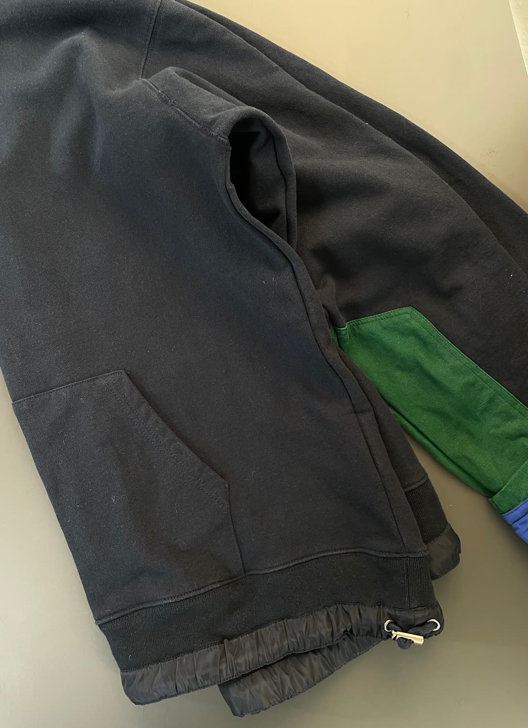 [3] SAKAI 사카이 풀오버 소매 배색 디테일 후드 티 상품이미지6