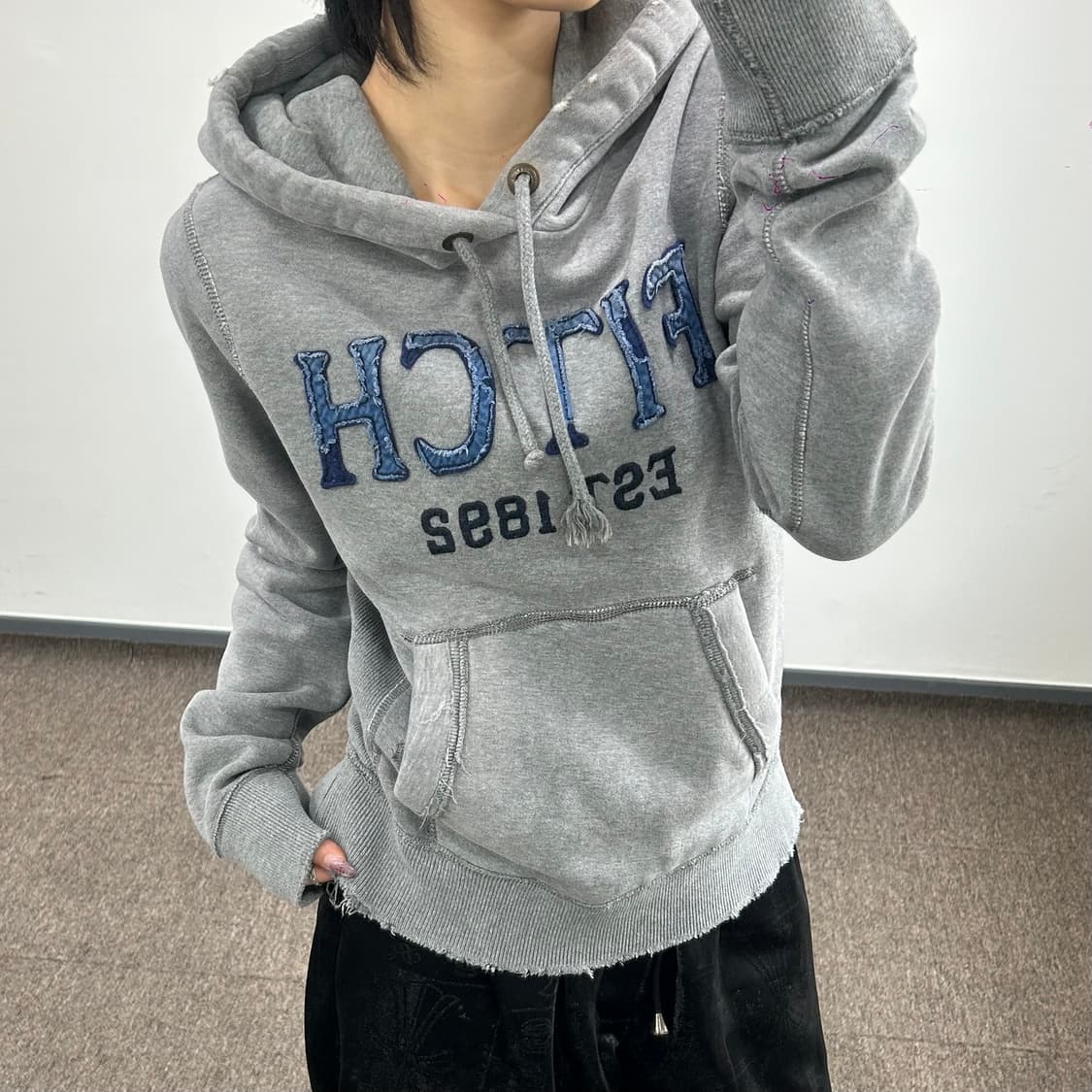 Abercrombie 아베크롬비 그런지 데님 로고 그레이 후드티  상품이미지2