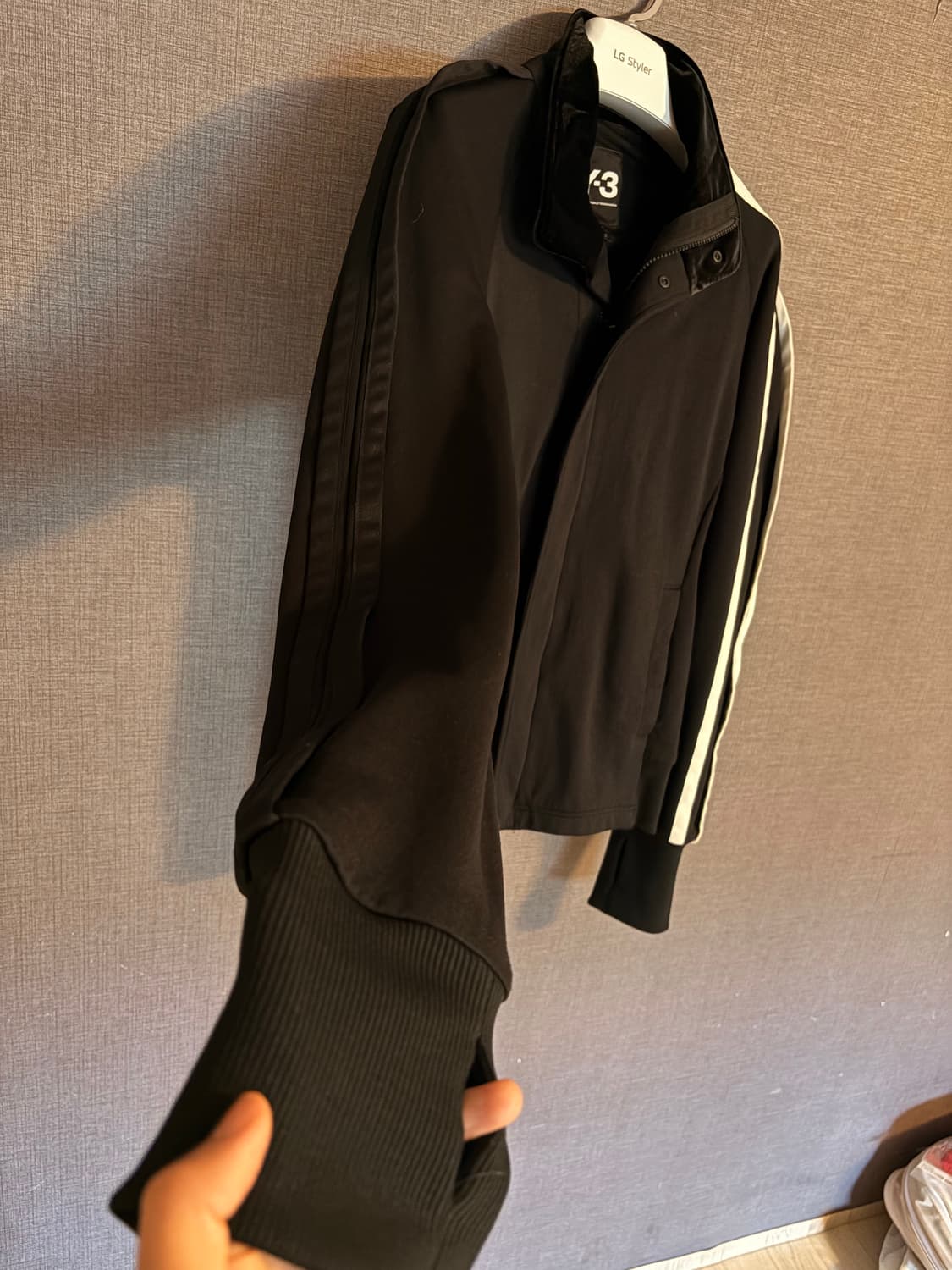 Y-3 블랙 삼선 벨벳 카라 집업 자켓  상품이미지3