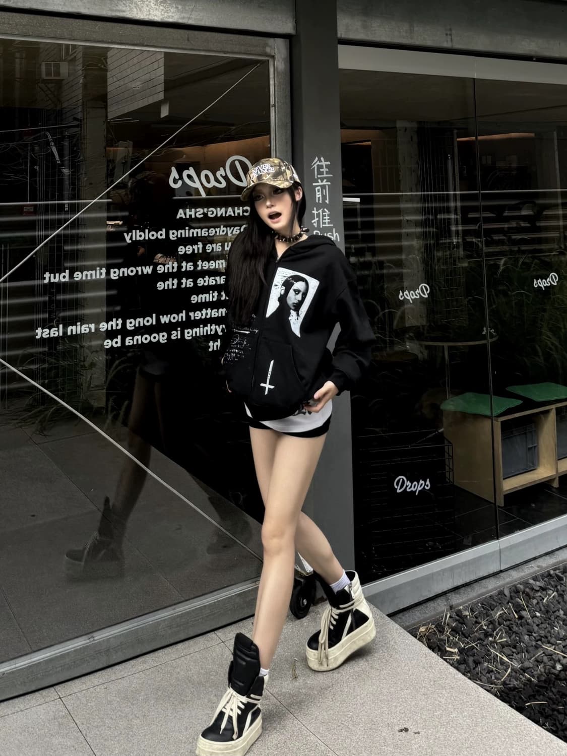 Night Reliquary Zip Hoodie 상품이미지4