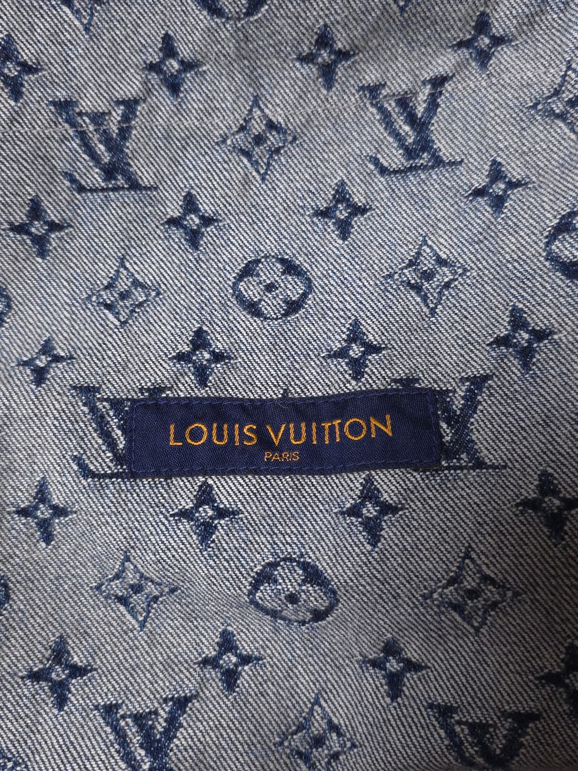 [56] 루이비통 니고 모노그램 연청 데님 트러커 자켓 상품이미지7