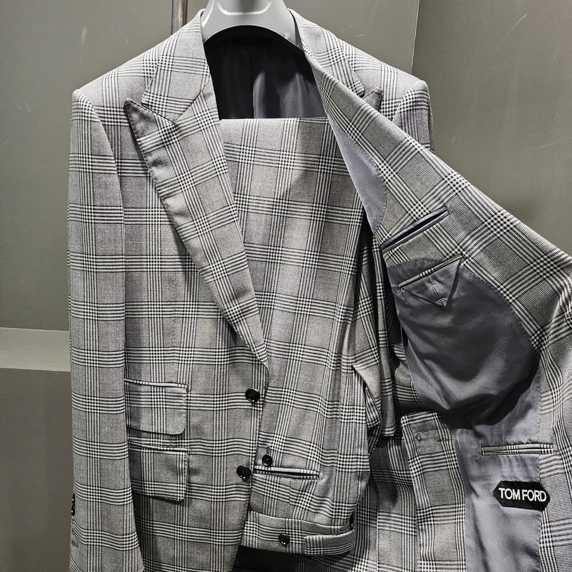 톰포드 프린스 오브 웨일즈 패턴 아티쿠스 정장 셋업 상품이미지4