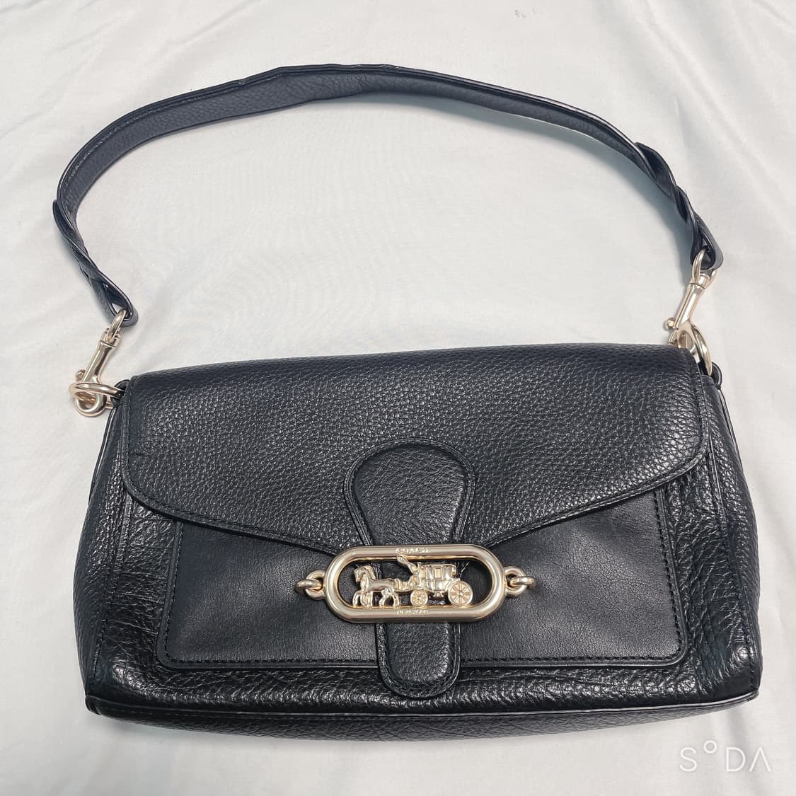 코치 미니 크로스백 블랙 상품이미지1