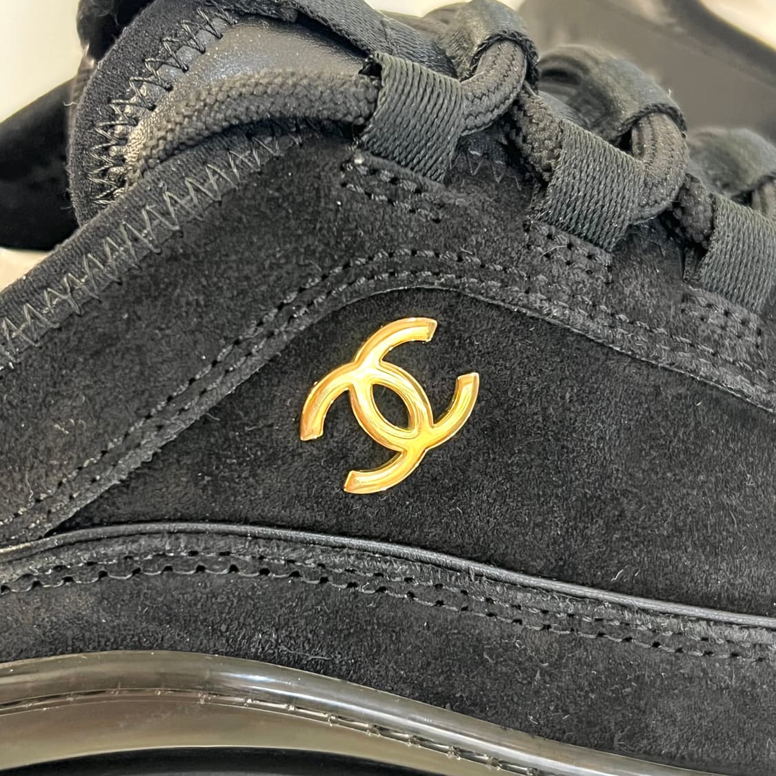 [새상품급/38.5] 샤넬 믹스드 파이버 스니커즈 벨벳 카프스킨 골드 상품이미지4