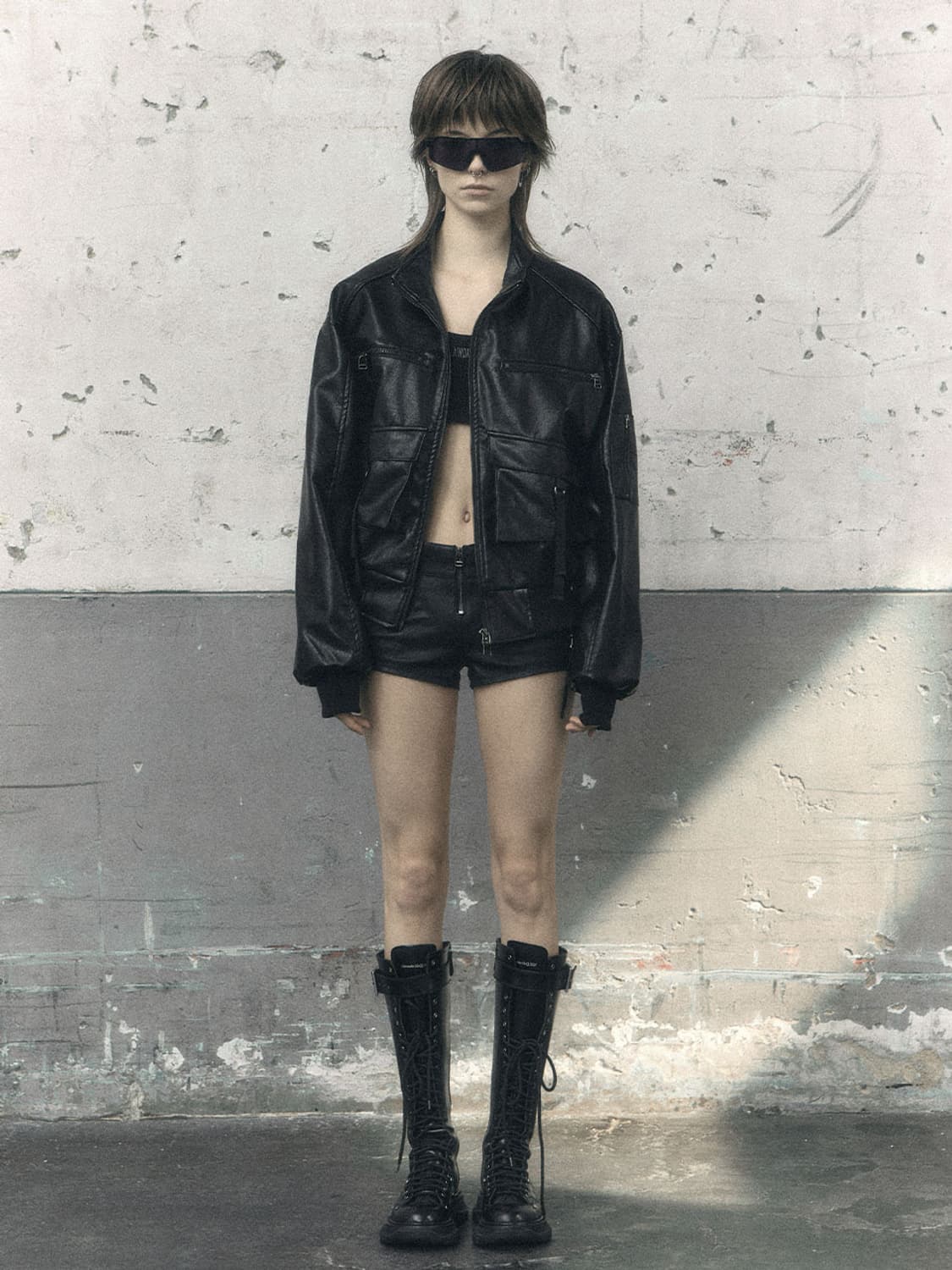 <새상품>HIGH NECK POCKET LEATHER JUMPE 상품이미지1