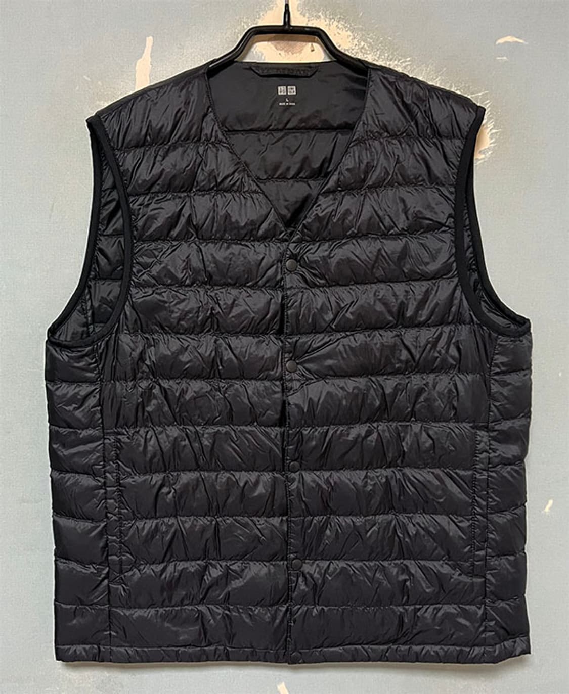 유니클로 남자 경량 패딩조끼 덕다운 기본 블랙 L 100 상품이미지1