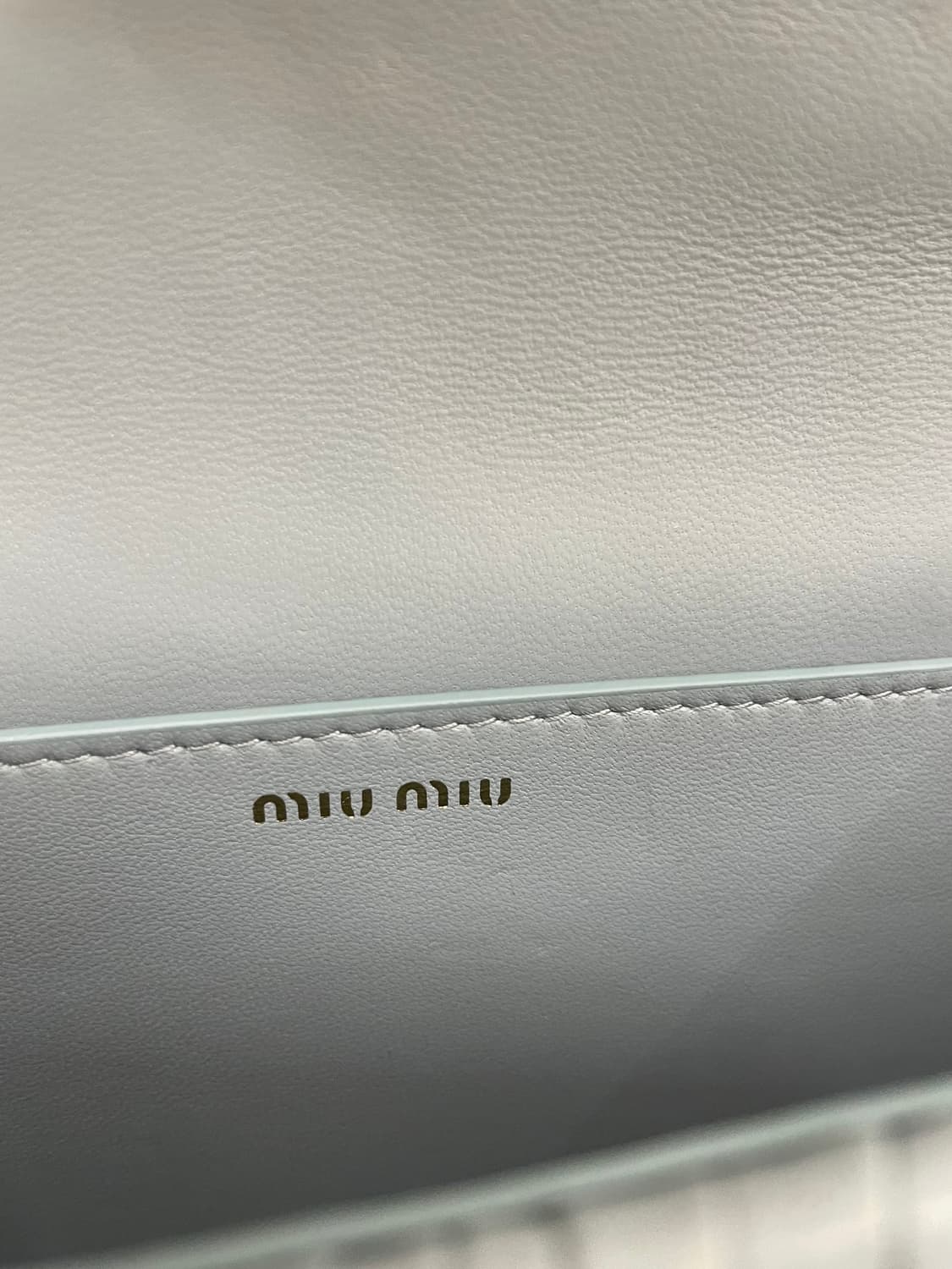 미우미우 마테라쎄 체인 크로스백 상품이미지9