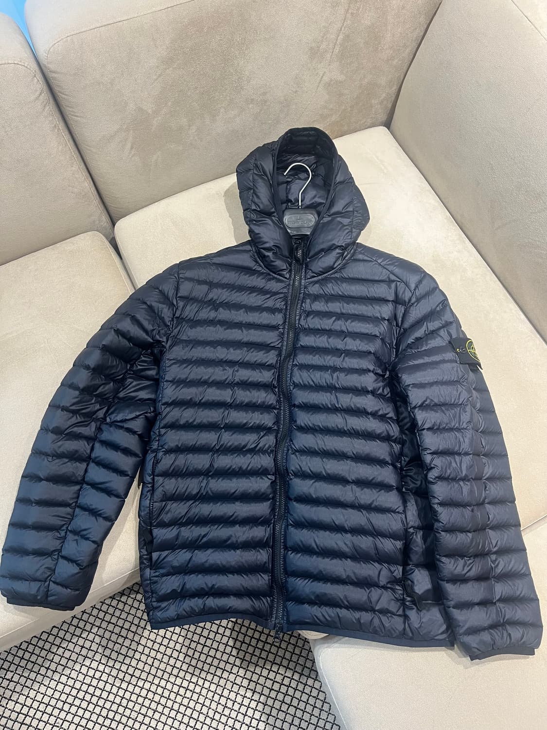 스톤아일랜드 룸우븐 경량패딩 네이비 M 상품이미지1