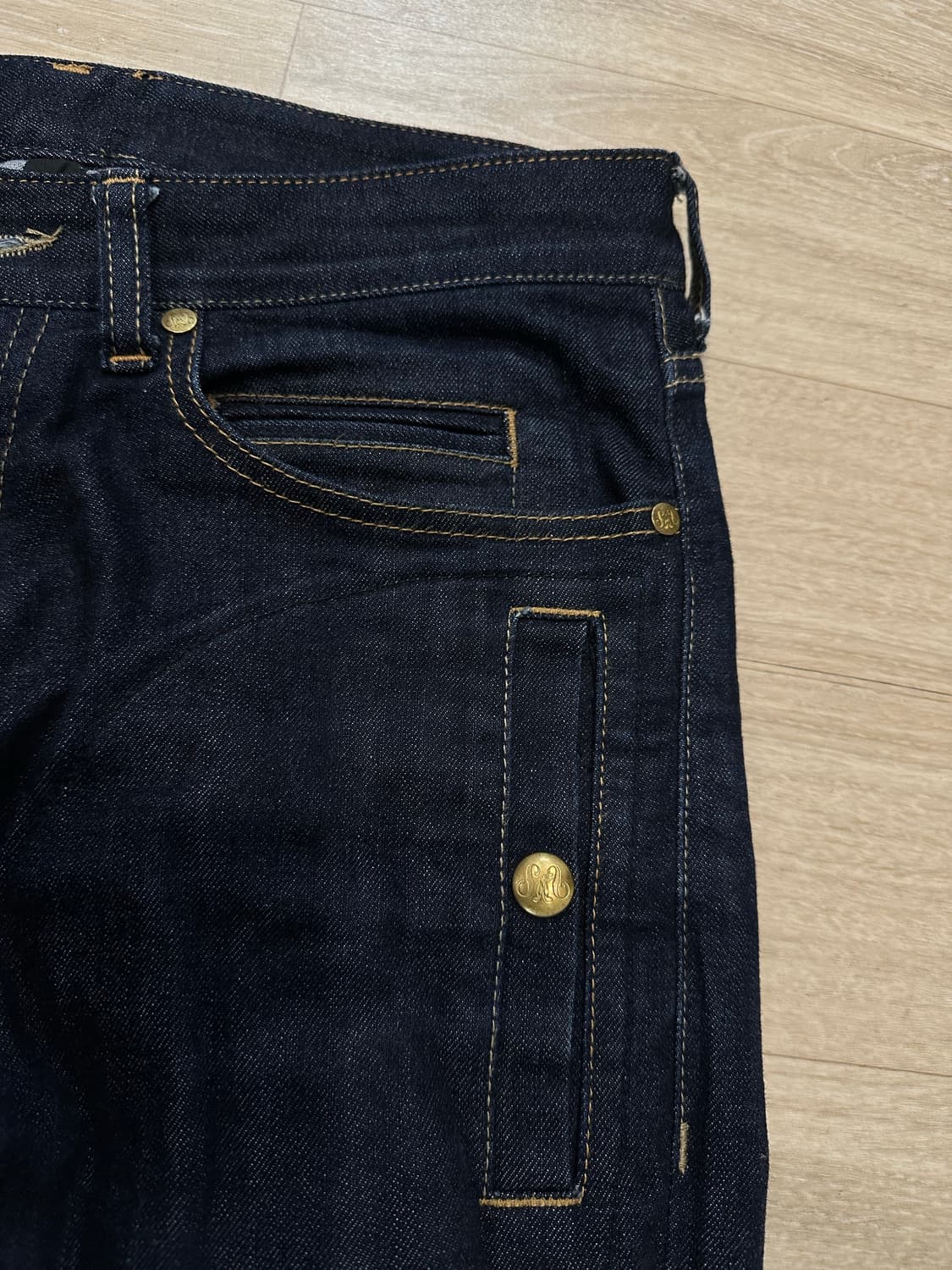 솔로이스트 디테일 데님 팬츠 상품이미지4