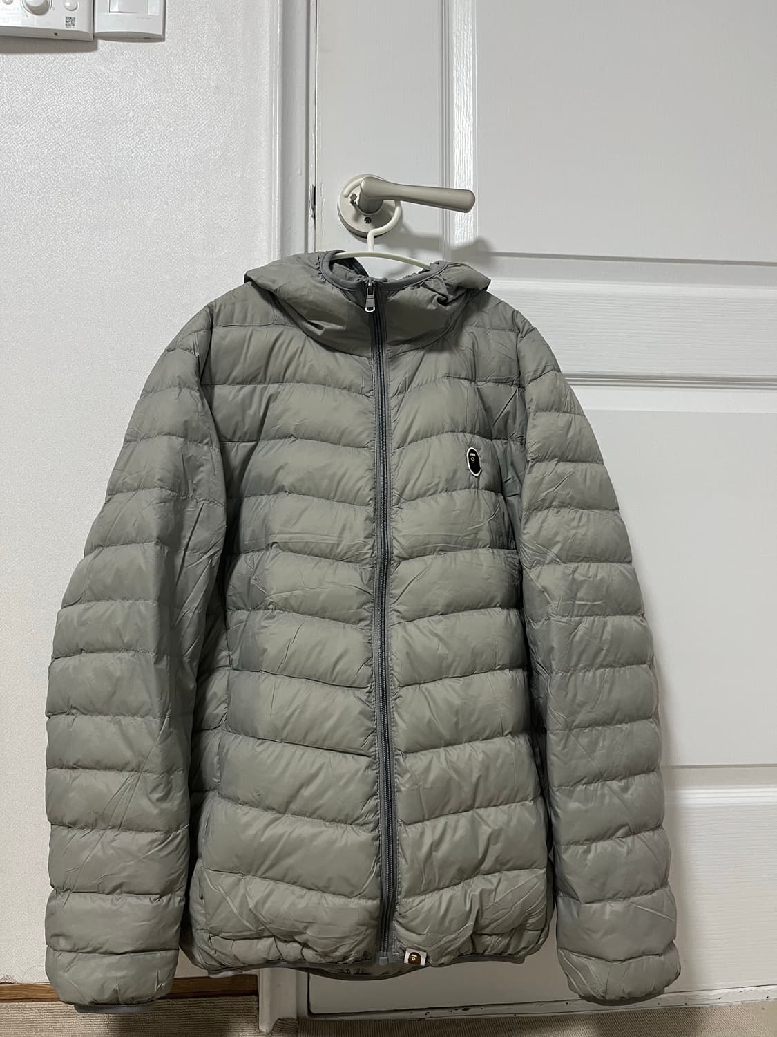 베이프 경량패딩 그레이 상품이미지2