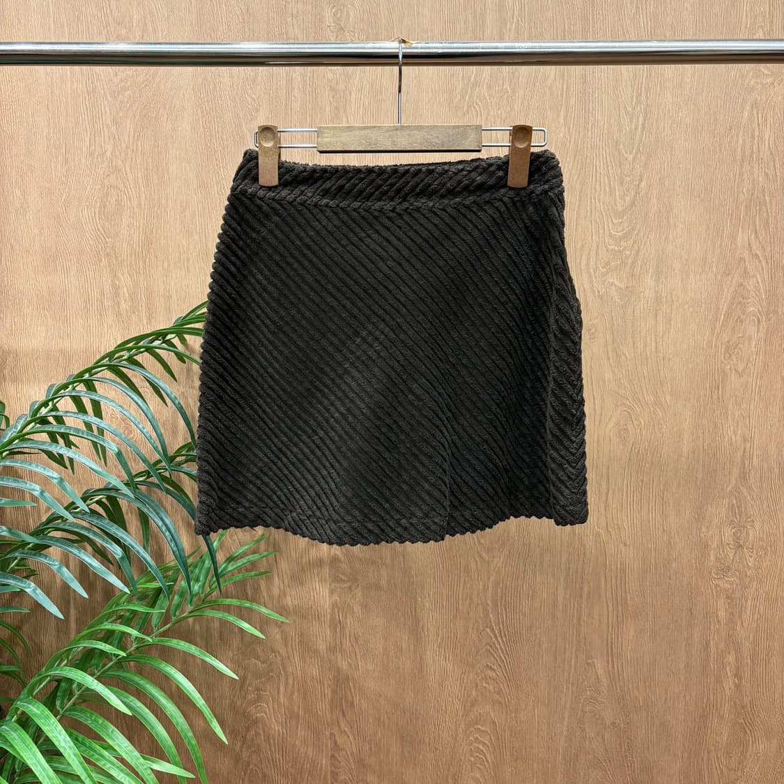 아르마니 진스 미니 스커트 코듀로이 사선 텍스처 패턴 지퍼 디테일 브라운 상품이미지1