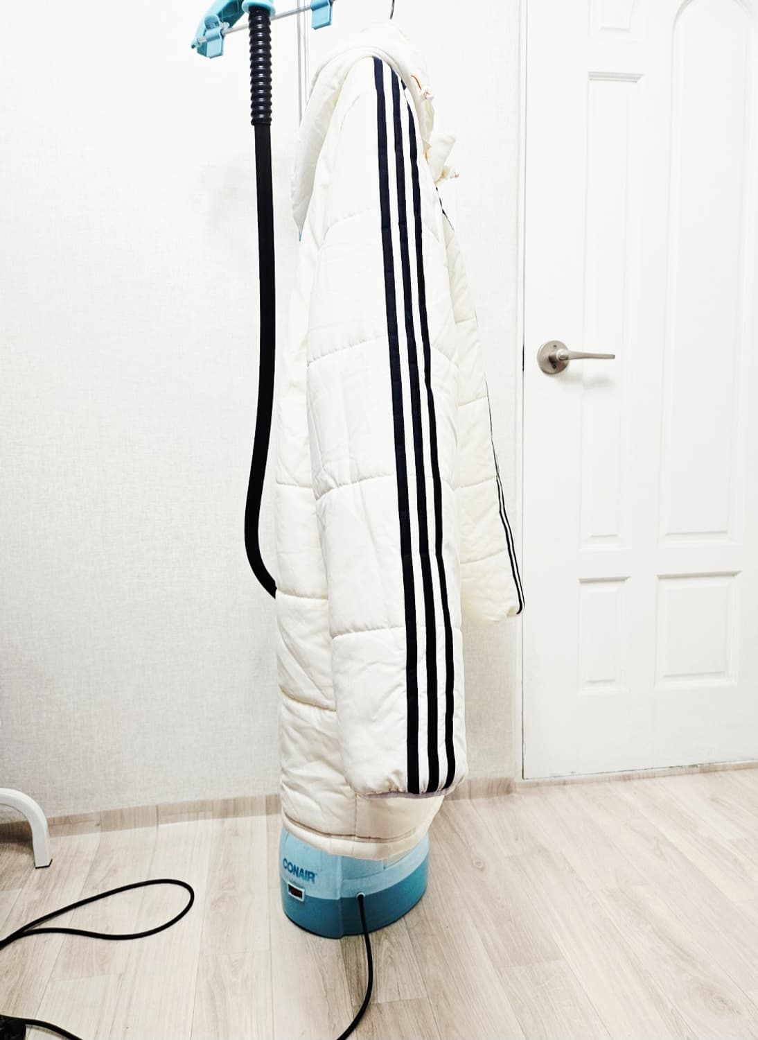 (105~110)2XL☆우주매물☆ 아디다스 레알마드리드 [흰검] 롱패딩 상품이미지5