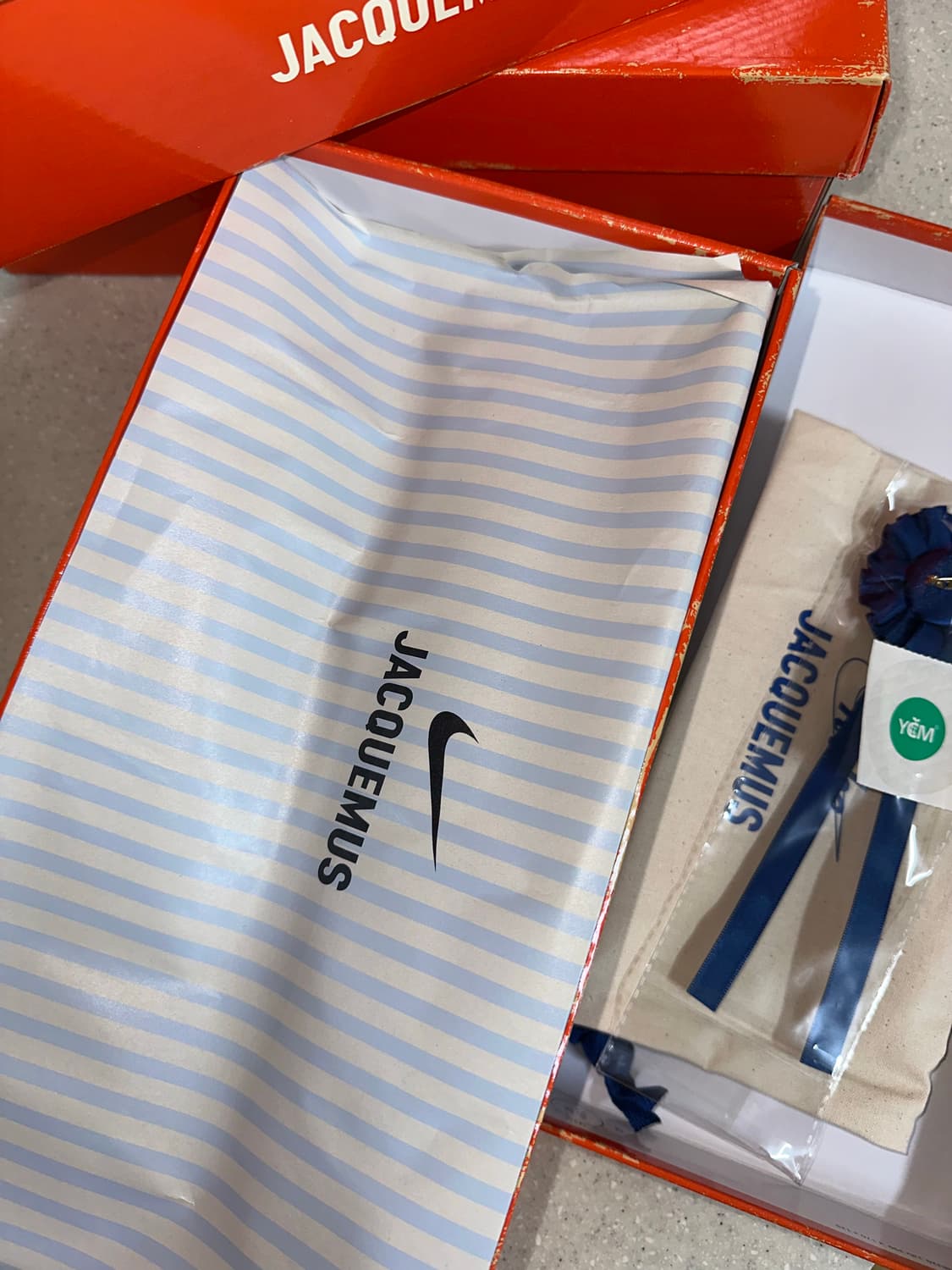 [JACQUEMUS x NIKE] 자크뮈스 나이키 문슈즈 42.5 상품이미지3
