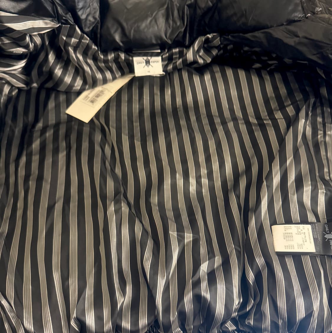 daily paper 데일리 페퍼 core puffer 숏패딩  상품이미지4