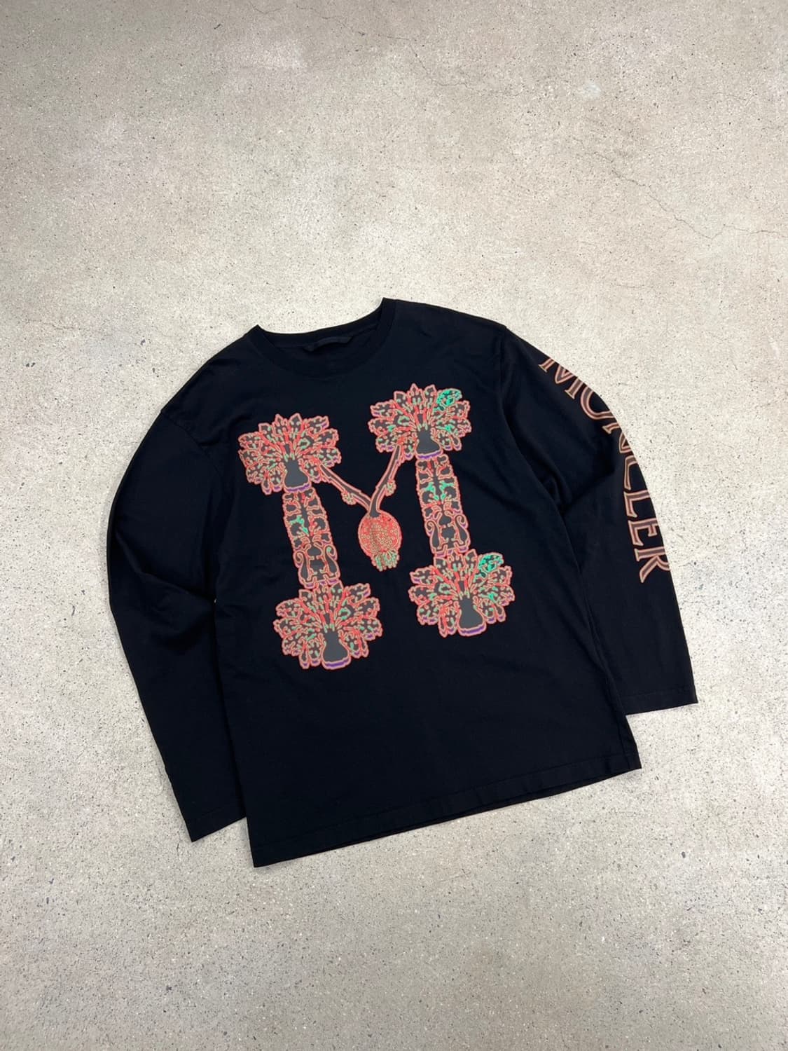 몽클레어 지니어스 블랙와펜 그래픽 롱슬리브 상품이미지2