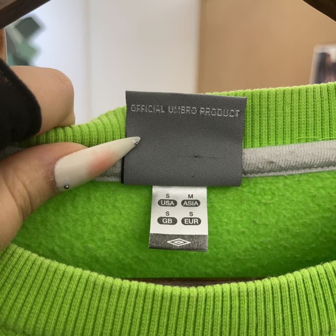 엄브로 올드스쿨 키치 프린팅 네온그린 기모 맨투맨 M C09356 상품이미지7