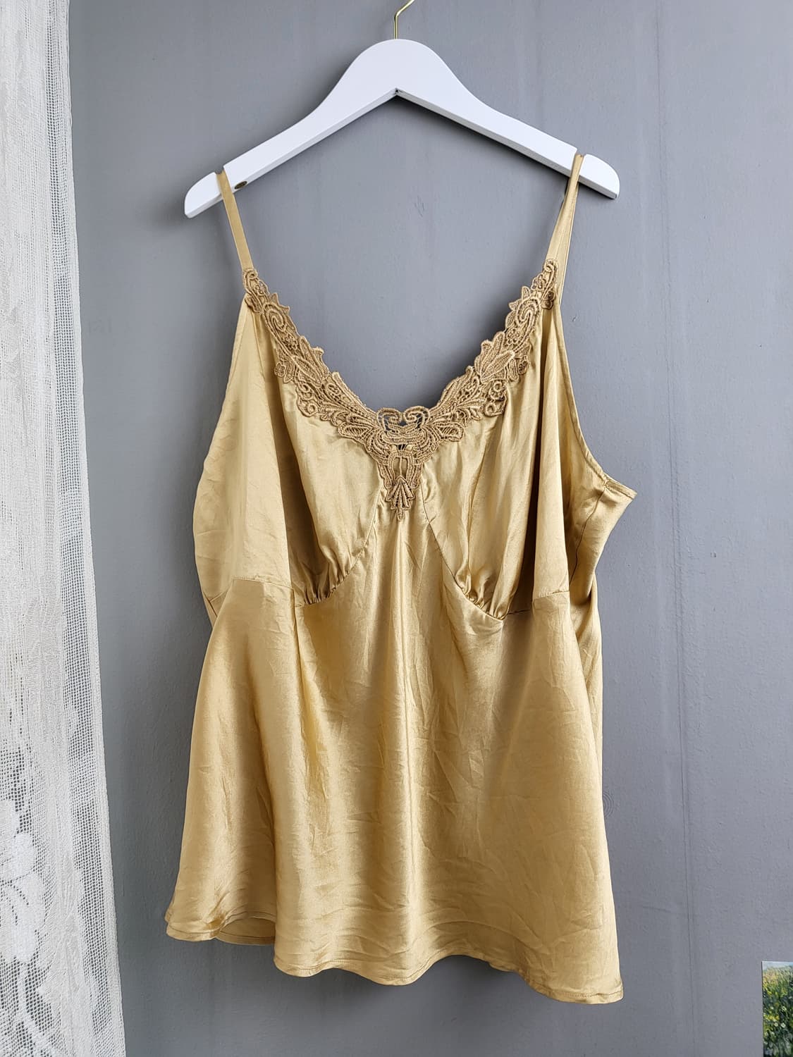 빈티지 골드 실크 슬립 탑 상품이미지1