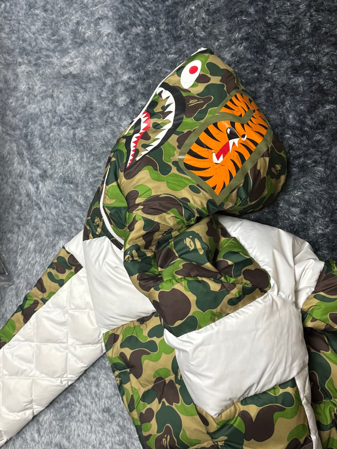 베이프 x 아디다스 콜라보 한정판 샤크 후드 카모 패딩 100 상품이미지2