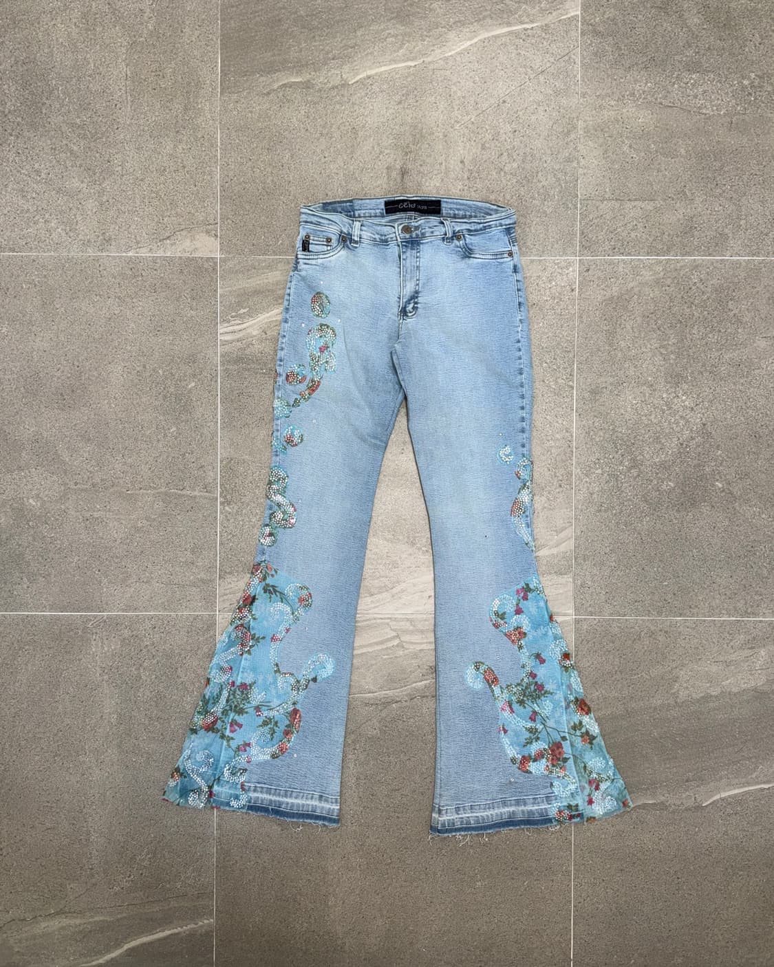 Denim ethnic floral beads detail 부츠컷팬츠 상품이미지1