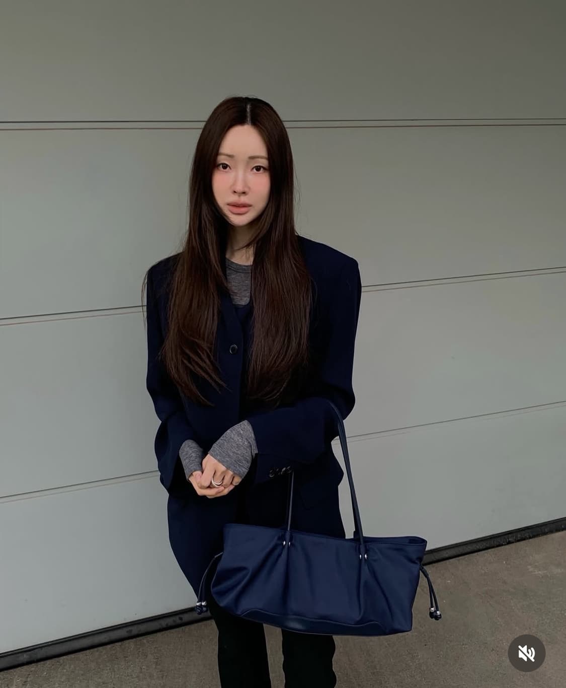 렉토 RECTO 카라 디테일 플루이드 수트 자켓 차정원 착용 상품이미지1