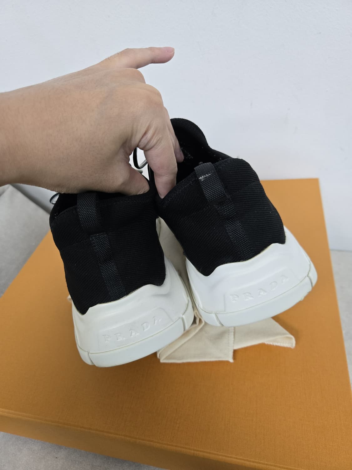 [보증서 정품]프라다 니트 스니커즈 상품이미지6