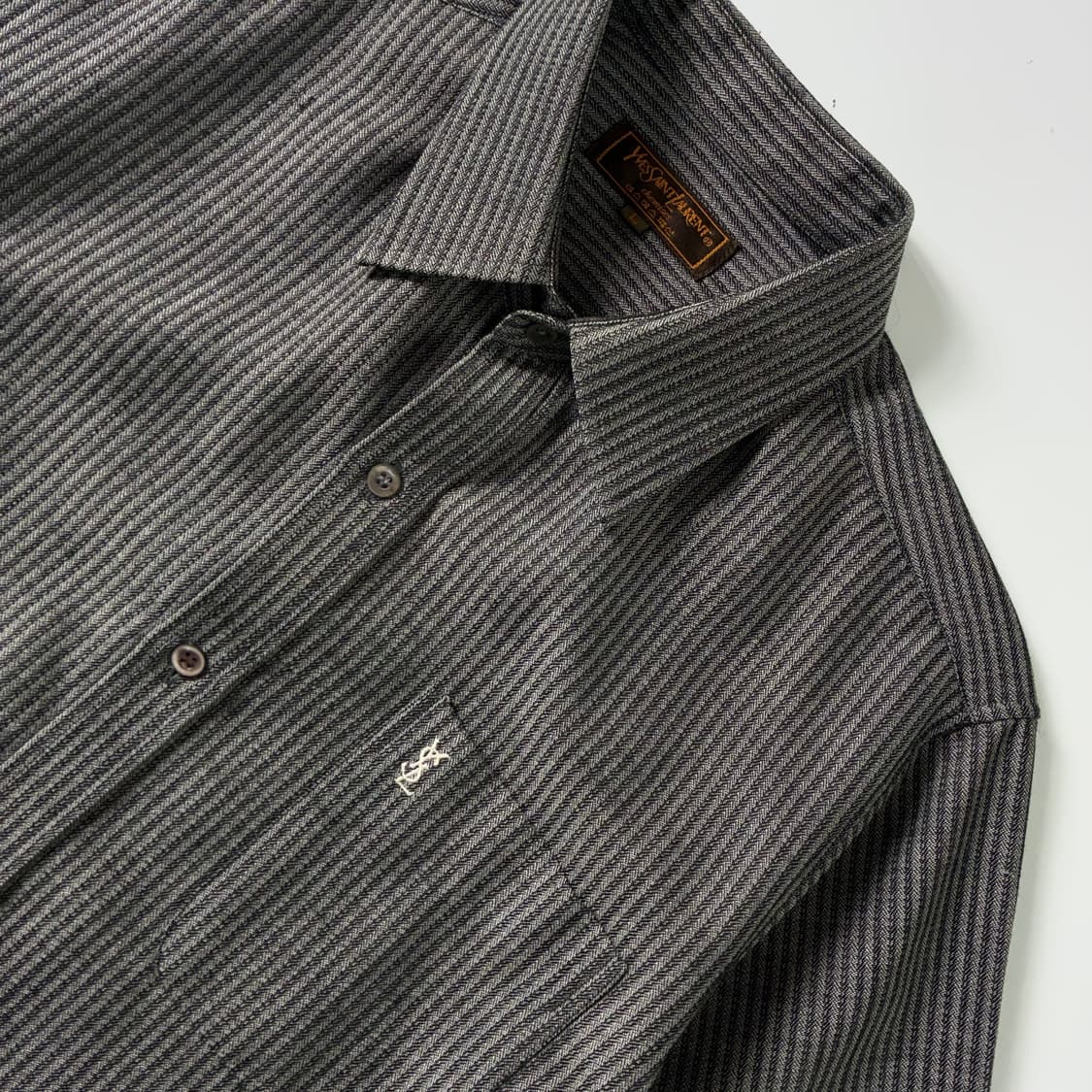 Yves Saint Laurent  입생로랑 자수 차콜 스트라이프 셔츠 상품이미지4