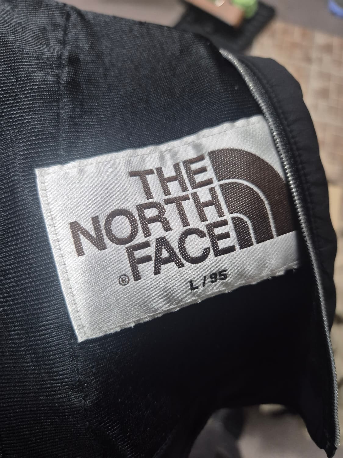 노스페이스 바람막이 블랙 여성용 상품이미지4