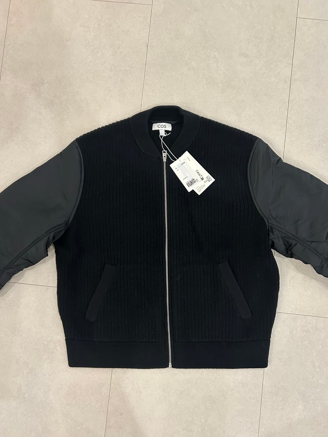 COS 코스 메리노 울 나일론 보머 자켓 블랙 상품이미지4