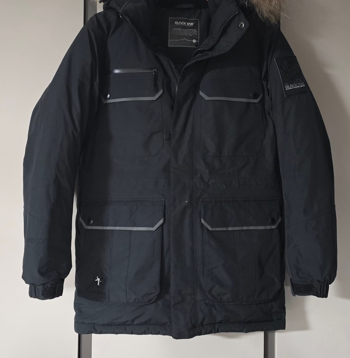 블랙야크 고어텍스  구스다운 점퍼.
싸이즈 85. 남자 상품이미지1