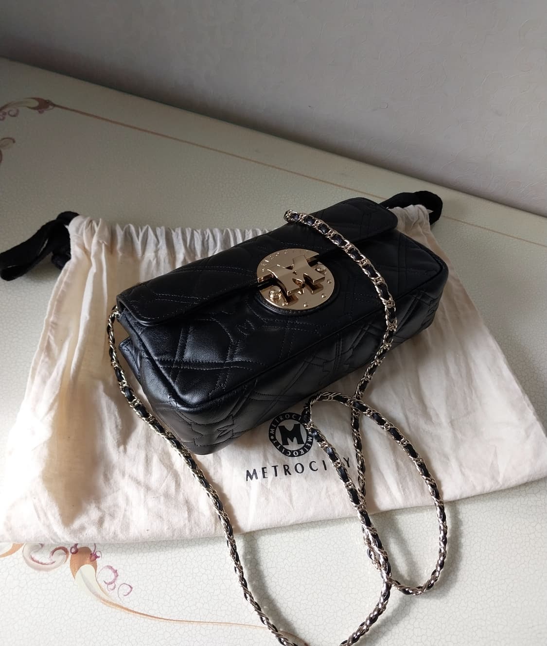 메트로시티 퀄팅 미니백. 상품이미지6