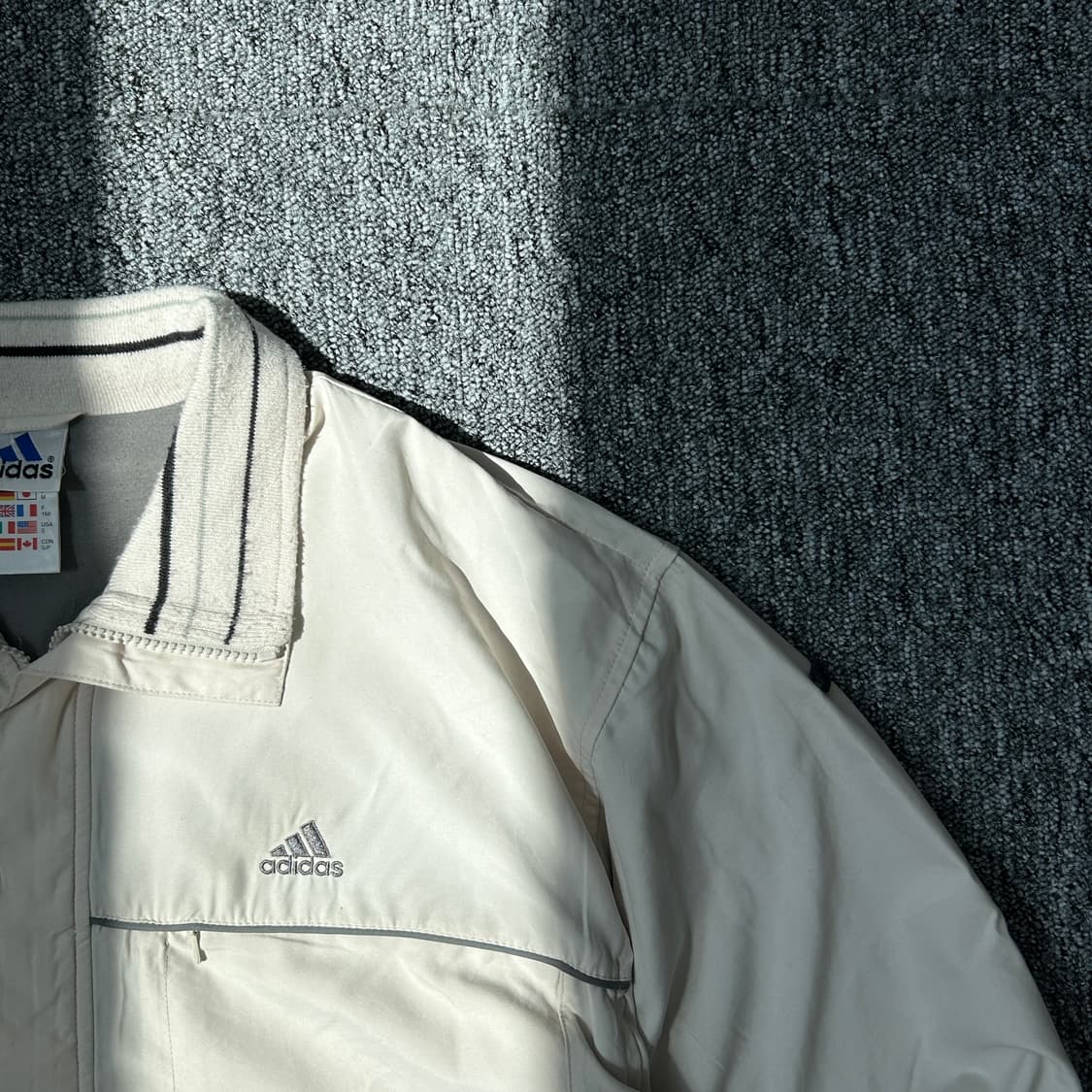 아디다스 90‘s 베이지 바람막이 자켓 상품이미지2