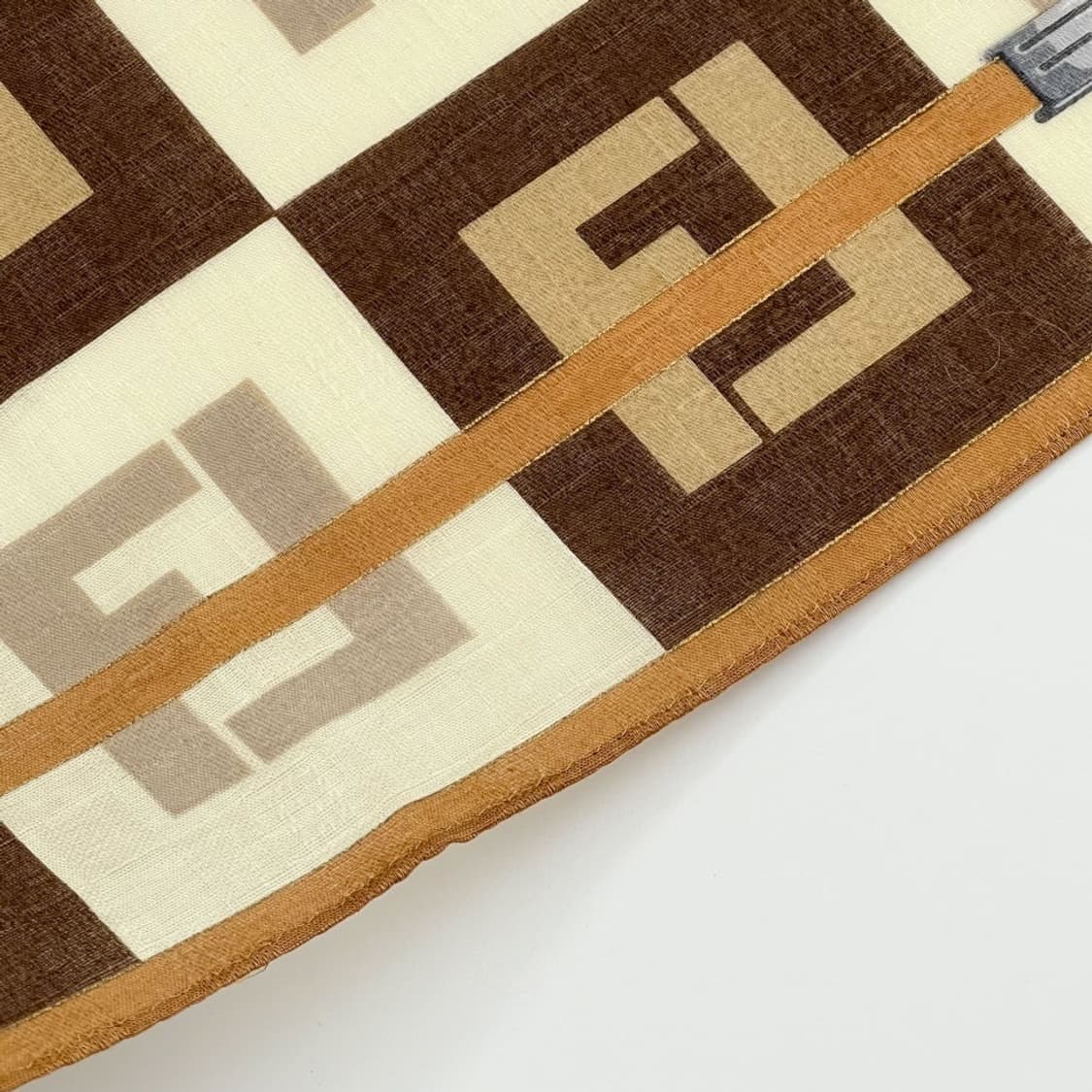 (새상품) fendi / 펜디 쁘띠스카프 손수건 상품이미지5