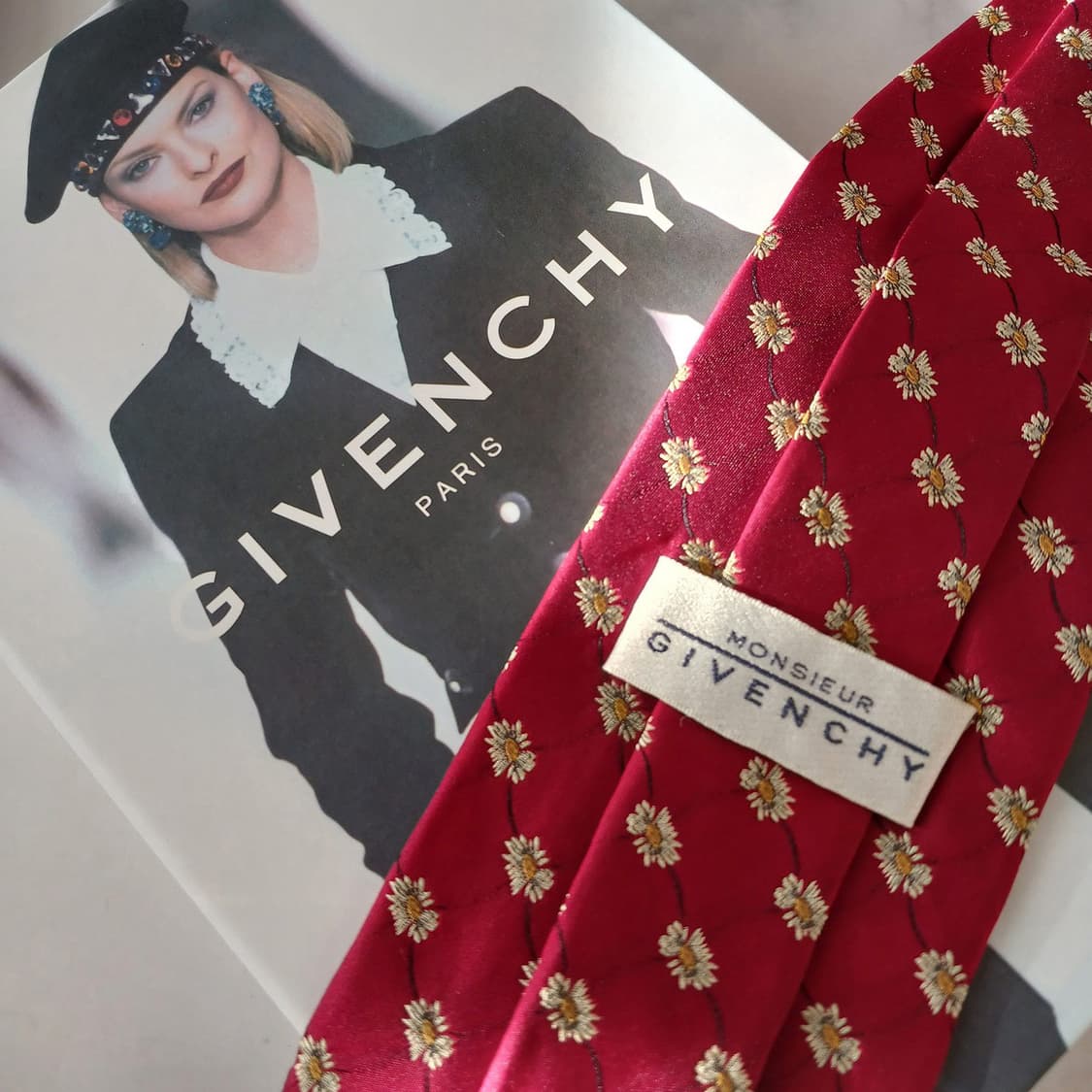 지방시 실크 레드 플라워 패턴 넥타이 9.6cm A등급 A19235
 상품이미지7