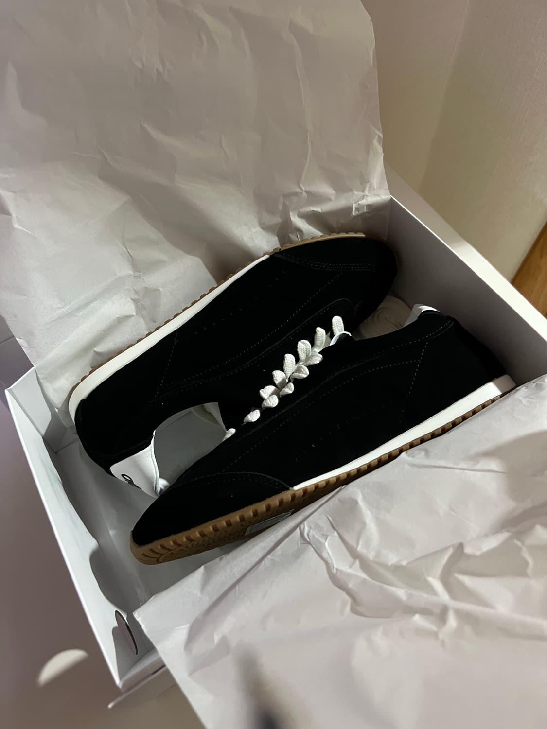 새상품) 알로요가 alo 선셋 스니커즈 블랙 7.5W 상품이미지5