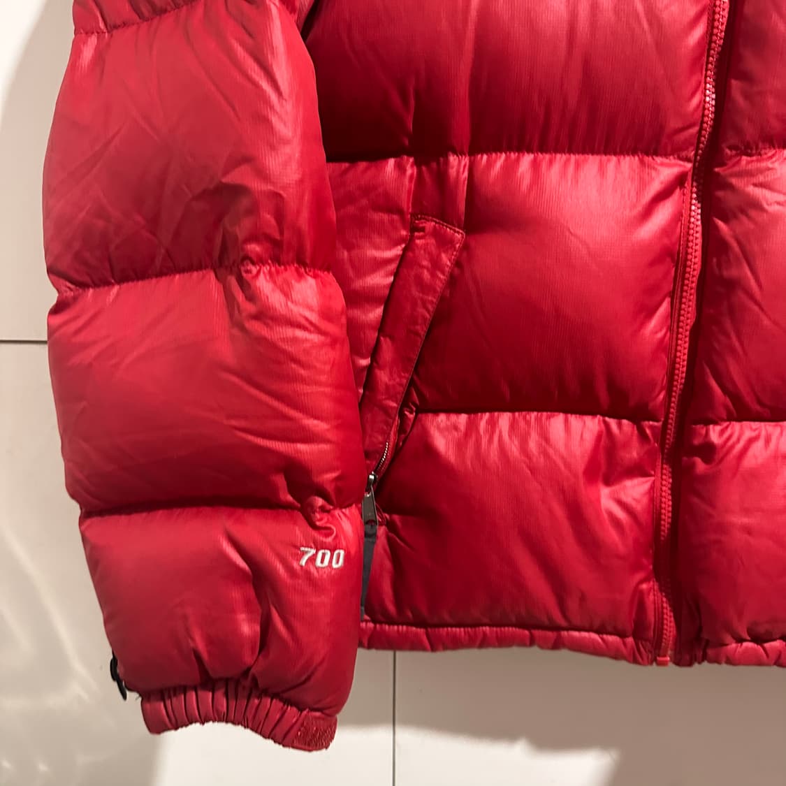 노스페이스 눕시 레드 패딩 상품이미지4