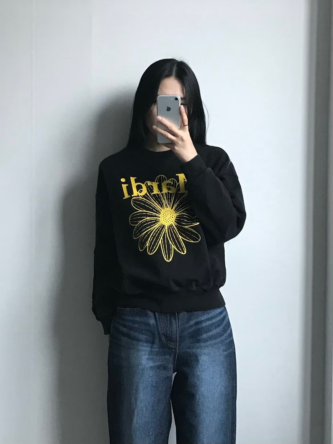 마르디 메크르디 빅로고 블랙 맨투맨 상품이미지1