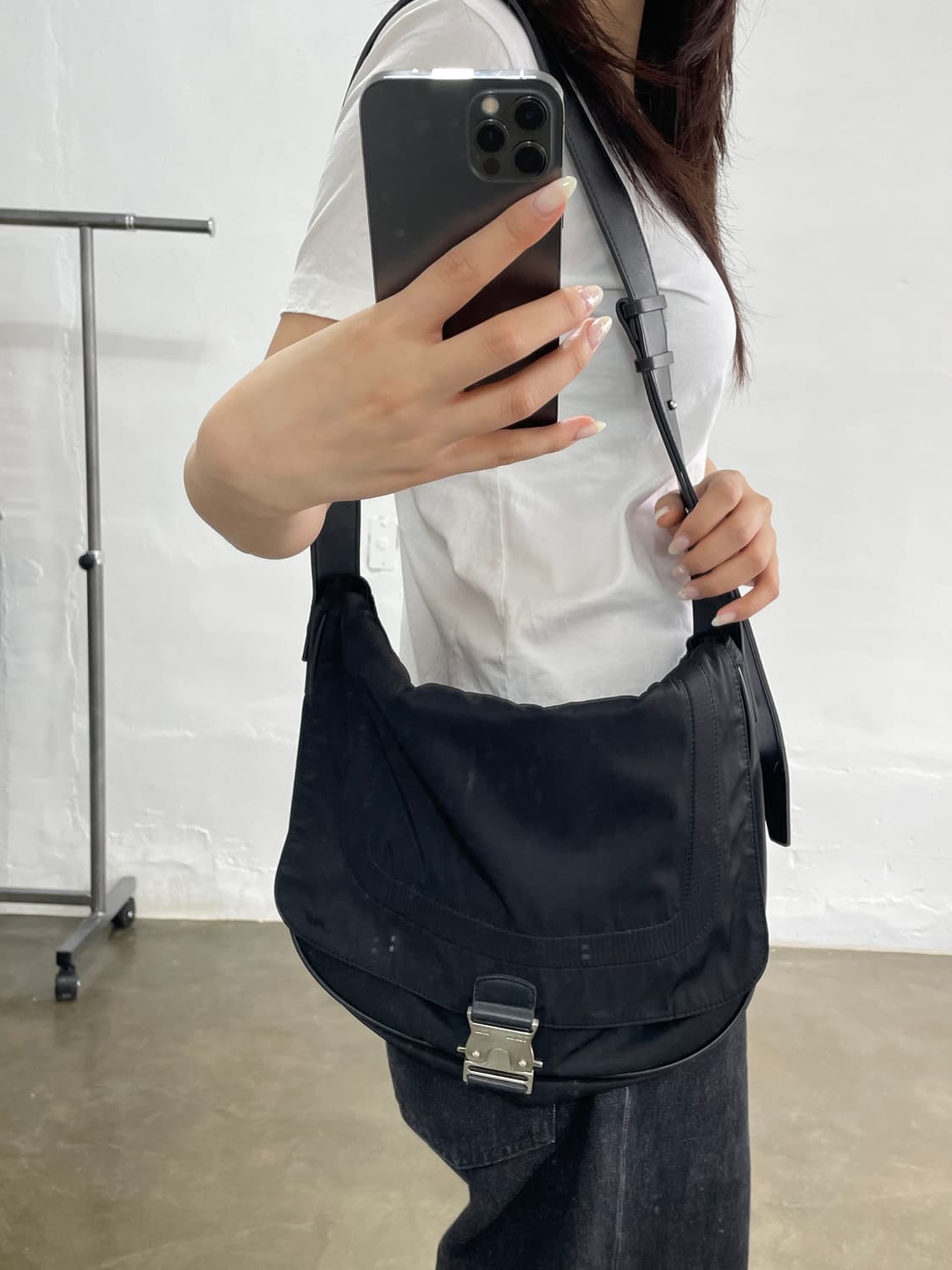 마뗑킴 나일론 버클 숄더백 블랙 상품이미지4