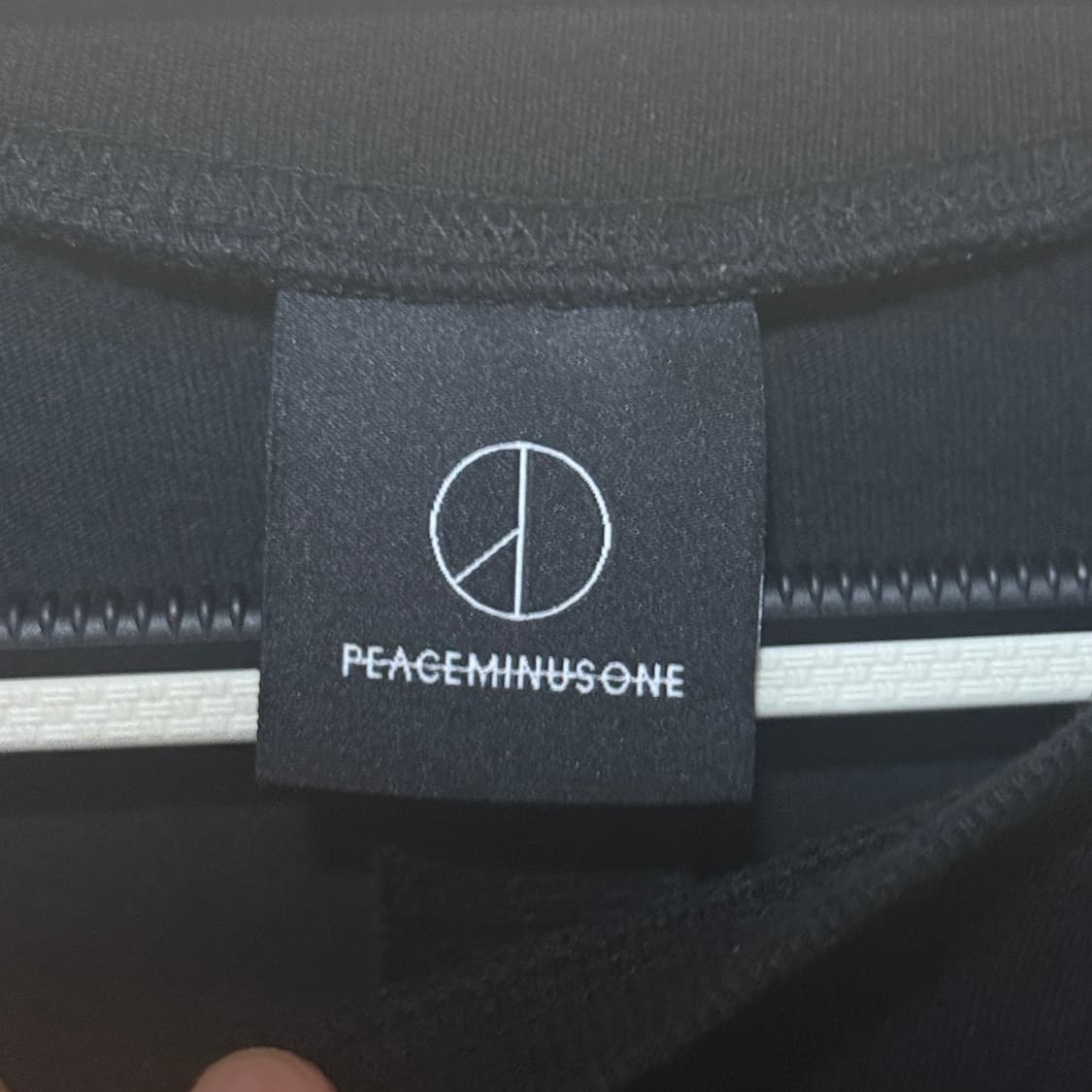 피스마이너스원 롱슬리브 블랙 상품이미지4