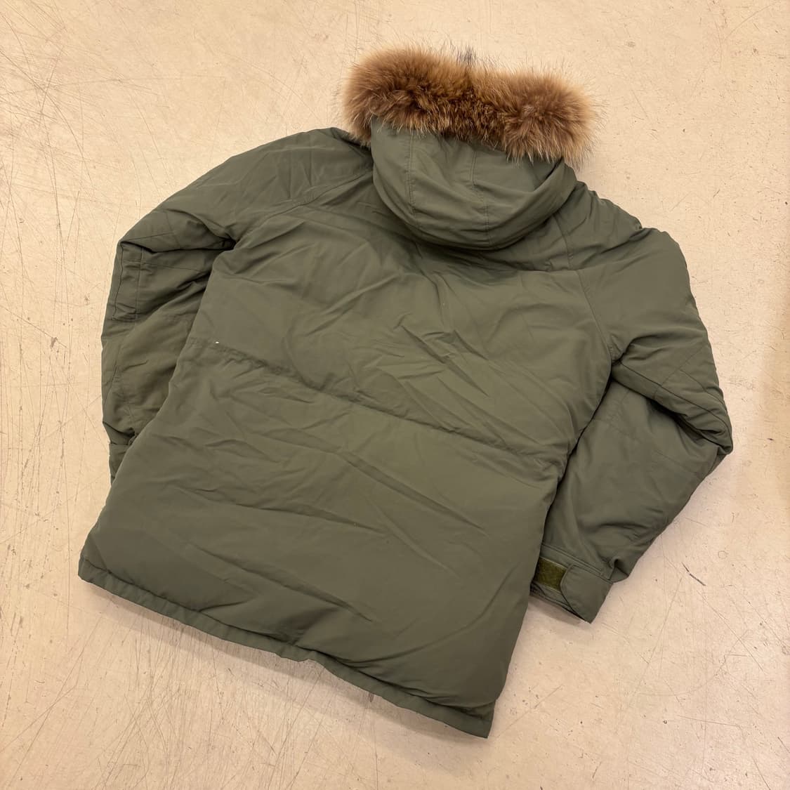 리바이스 퍼 카키 후드 덕다운 패딩 점퍼 상품이미지3