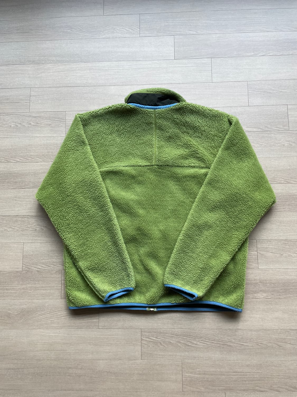 파타고니아 레트로x 스파우트 그린 자켓 상품이미지2