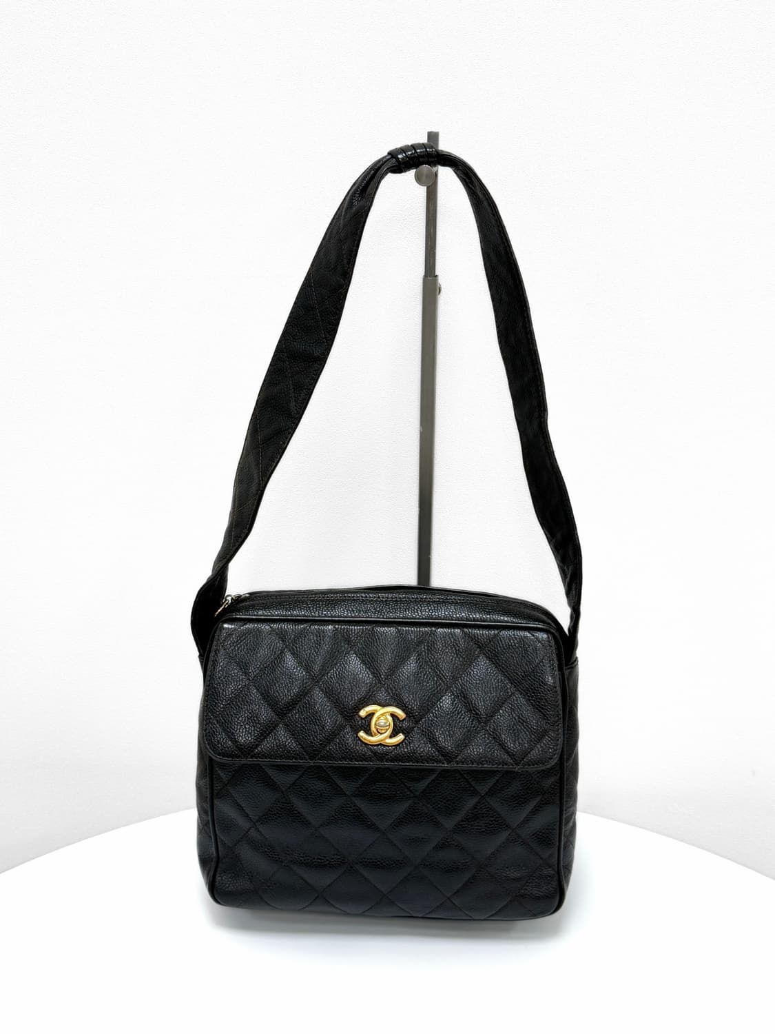 샤넬 캐비어 레더 퀼팅 숄더백 상품이미지2