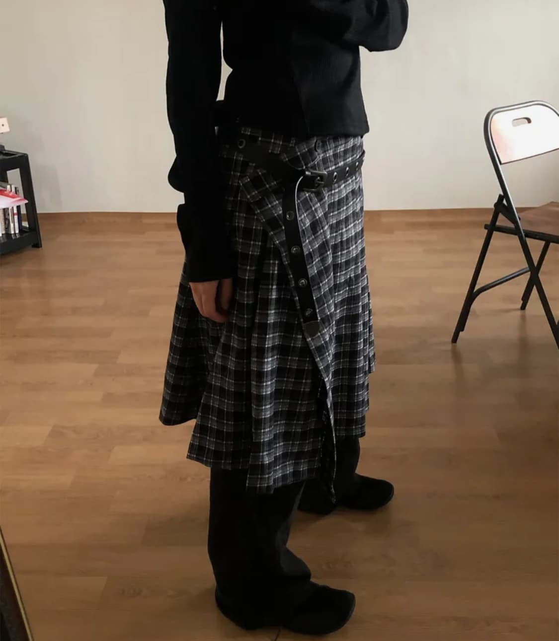 플레이스 스튜디오 더블 버튼 체크 미디 레이어드 랩 플리츠 스커트 상품이미지1