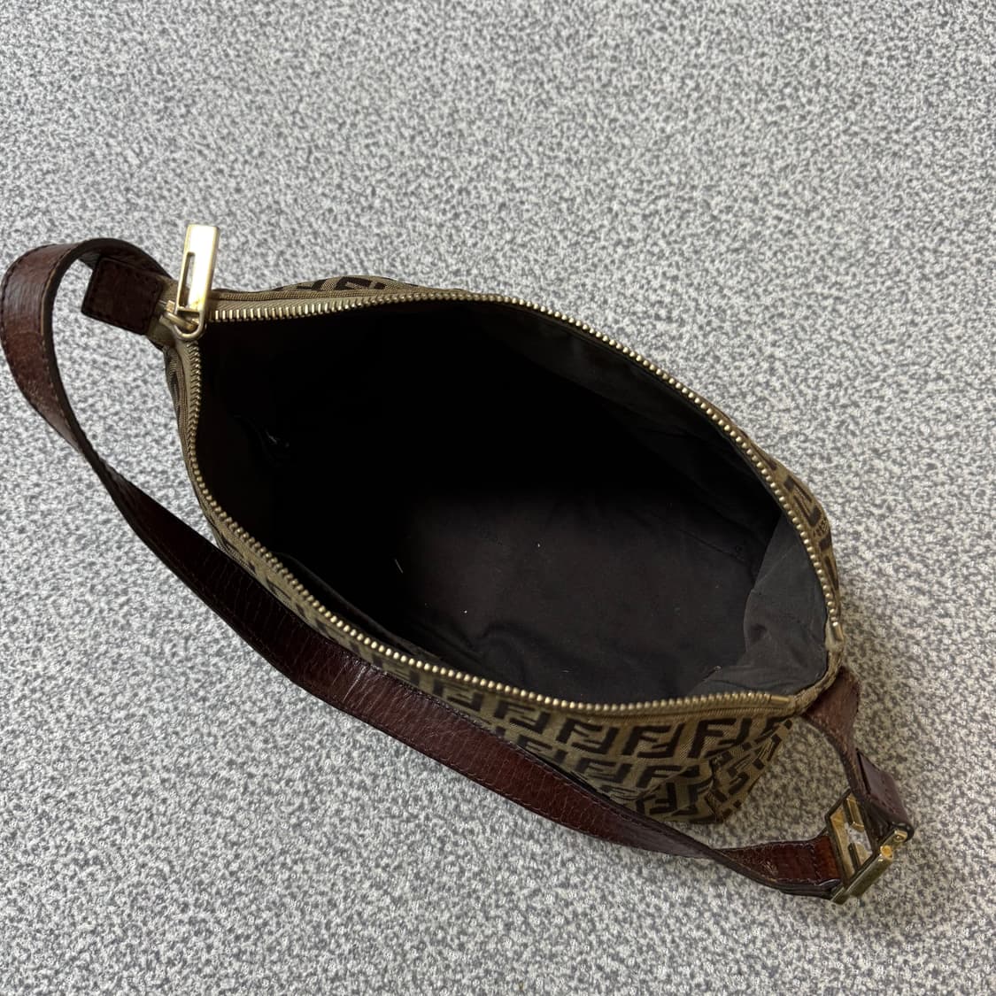 FENDI 펜디 주카 맘마 미니백 상품이미지4