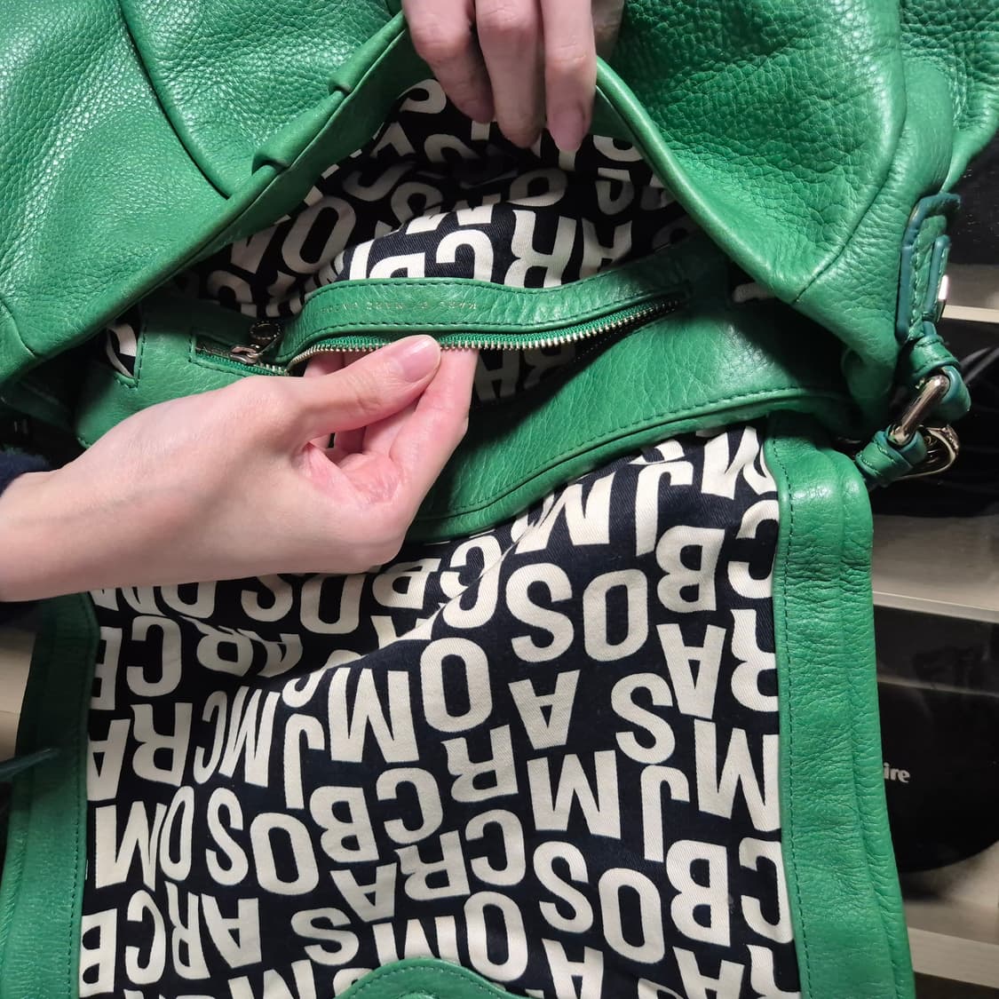 [정품] 마크바이마크제이콥스 클래식 큐 베이비 에이든 토트&숄더백 (그린 상품이미지5