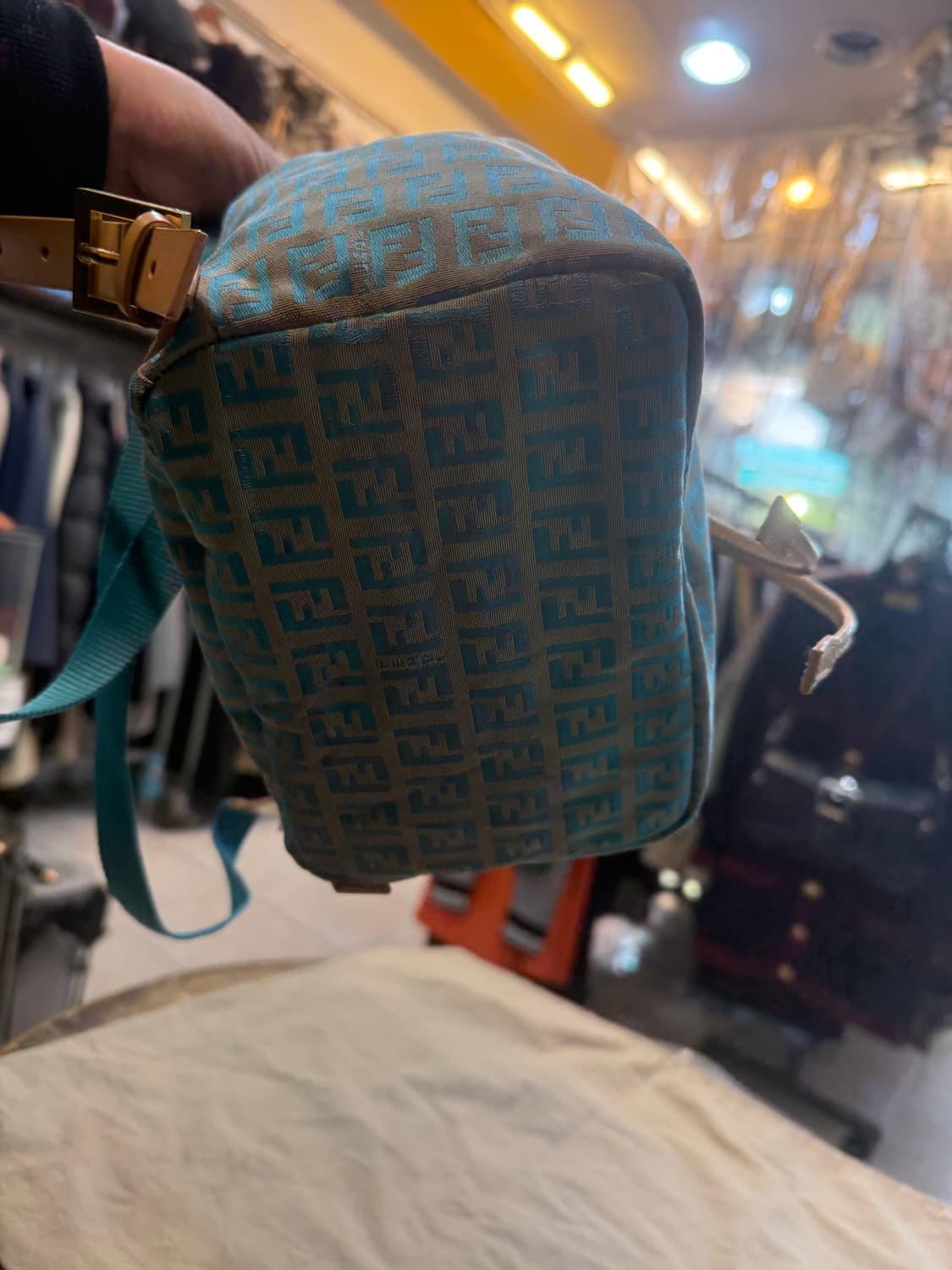 정품 펜디 주카 미니 백팩 팝니다 상품이미지5