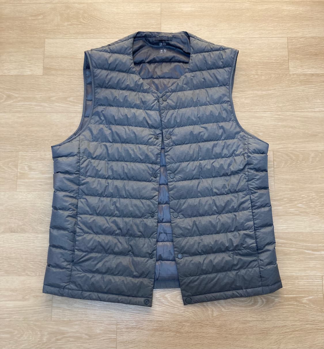 유니클로 경량 다운 베스트 95 상품이미지1