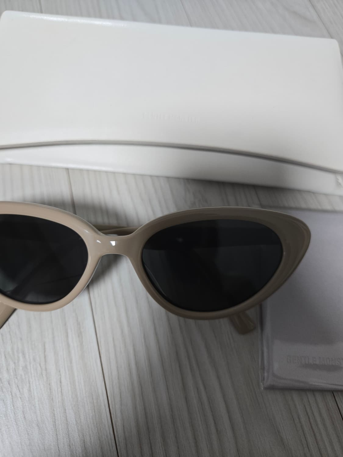 젠틀몬스터 몬드리 베이지 선글라스  상품이미지4