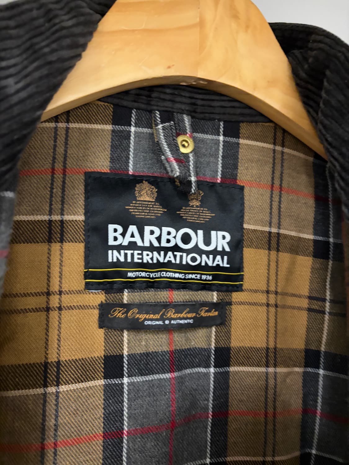 바버 인터네셔널 왁스 자켓 블랙 42 상품이미지5